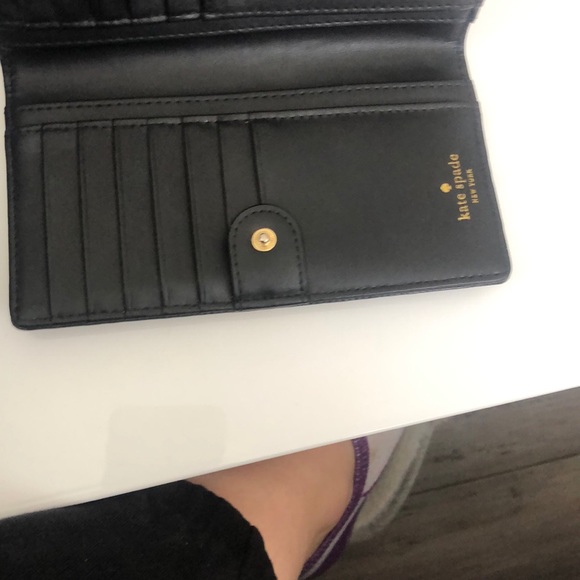 Black Kate spade wallet. - Picture 4 of 8